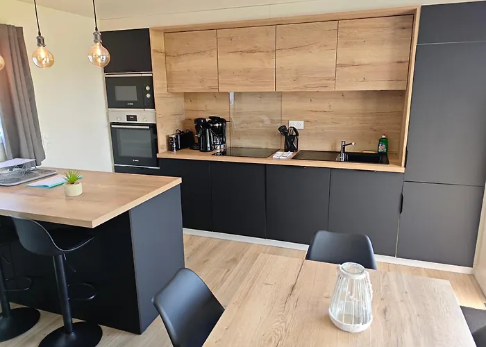 Belle - A 300m De La 