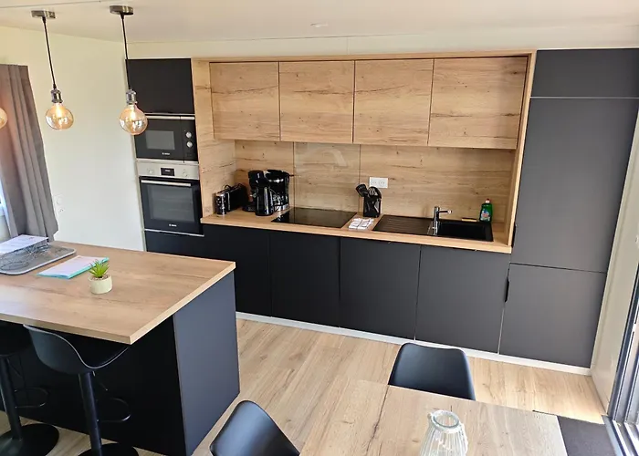 Belle - A 300m De La 